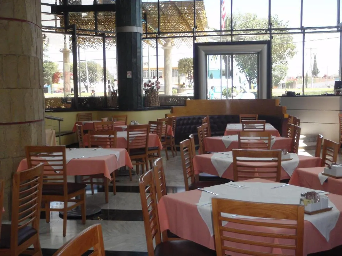 Hotel Plaza Las Fuentes Куаутлансинго