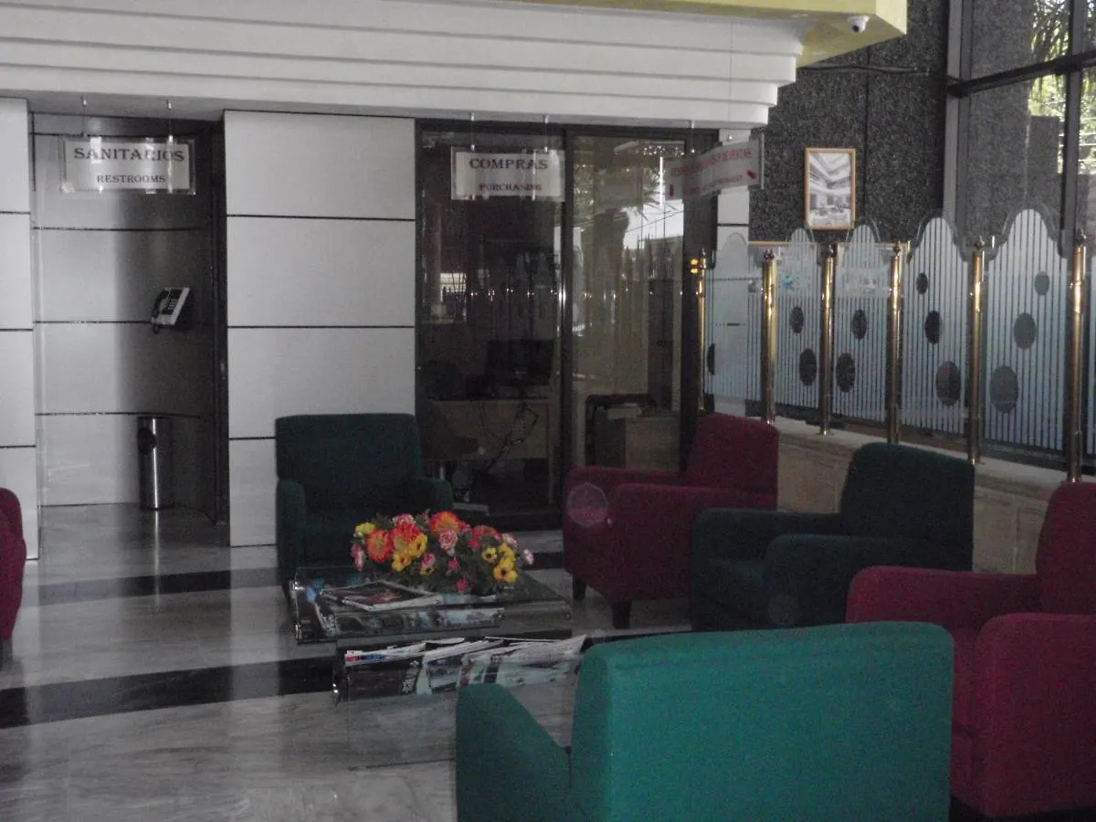 ****  Hotel Plaza Las Fuentes Куаутлансинго Мексика