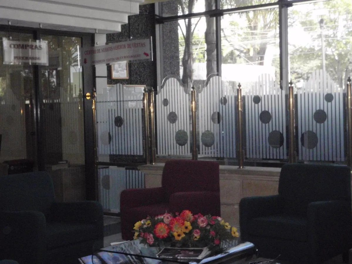 Hotel Plaza Las Fuentes Куаутлансинго