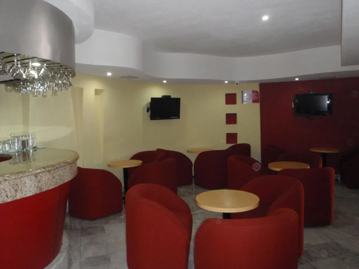 Hotel Plaza Las Fuentes Куаутлансинго